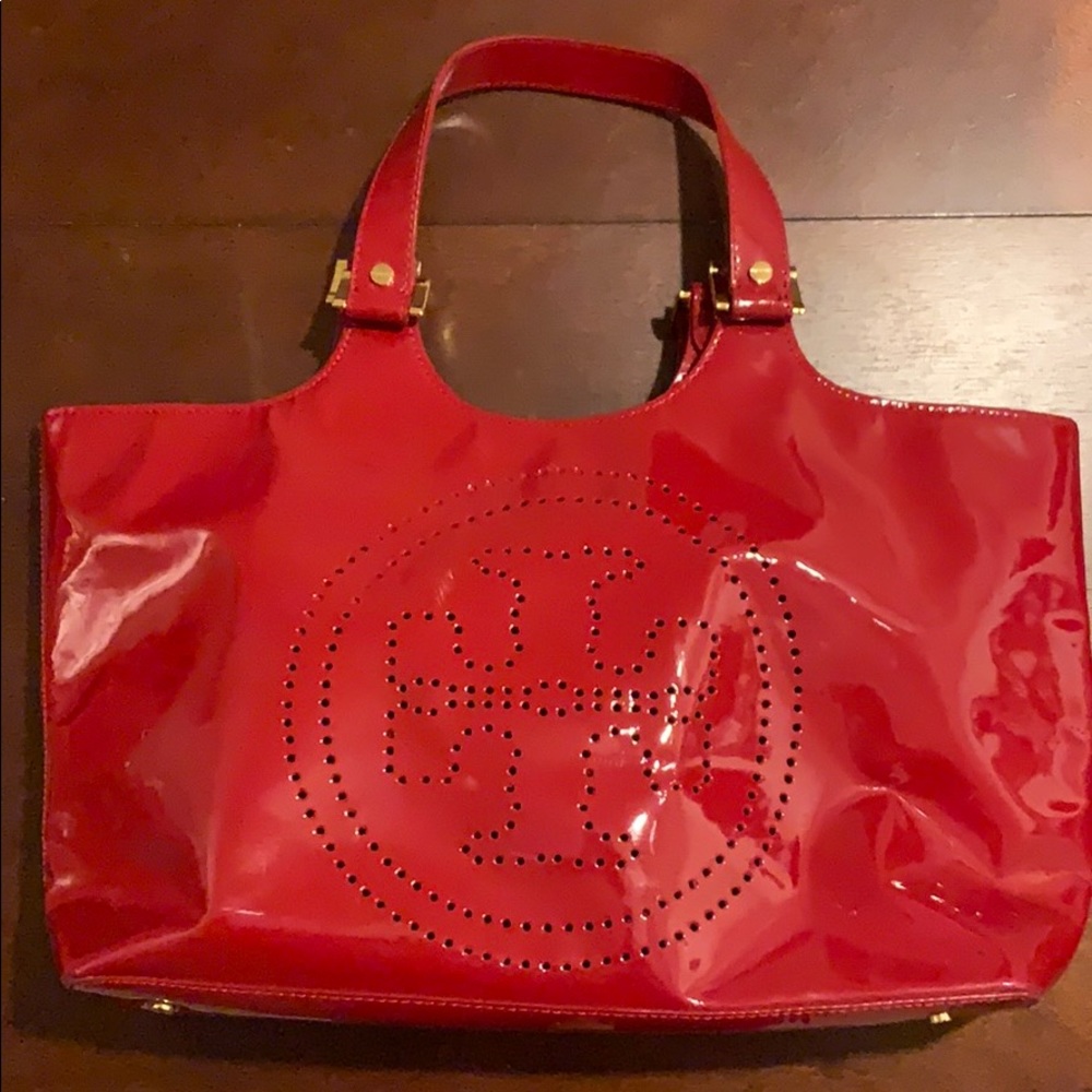 Tory Burch East-west Tote in Red Patent Leather